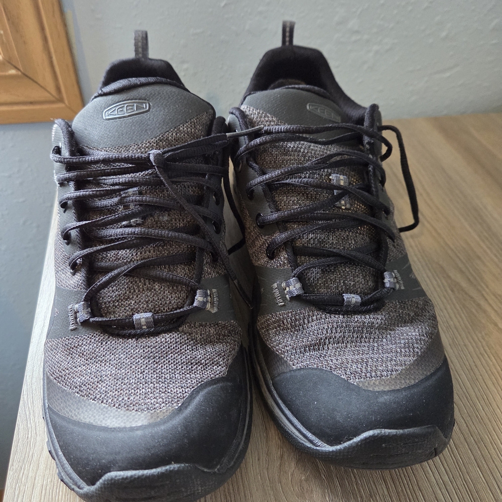 KEEN Women's Black and Gray Athletic Shoes